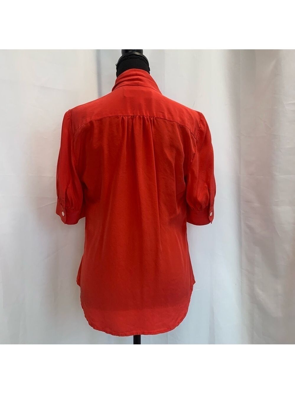 Fifteen Twenty blood orange red tie neck 100% silk blouse Sz L - Picture 6 of 11